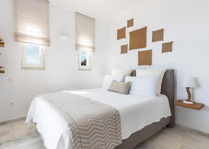 Vathi Bleu Private *