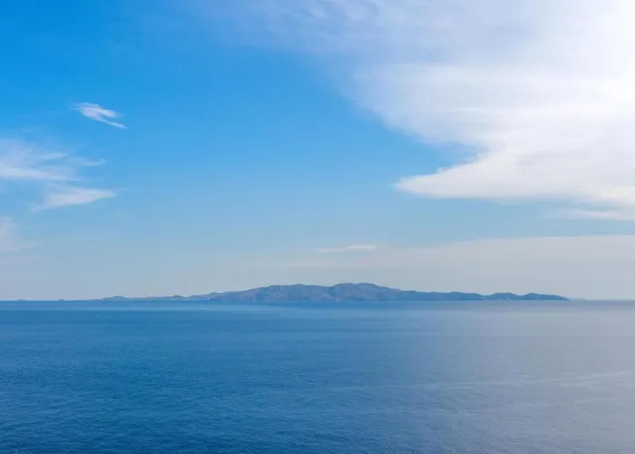 Vathi Bleu Private *