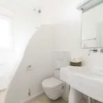 Vathi Bleu Private