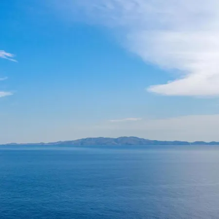 Vathi Bleu Private *